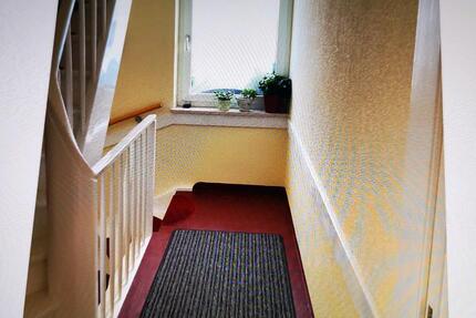 Helle 2,5 Zimmerwohnung mit Südbalkon in einem 2 Familie Haus - Burghausen
