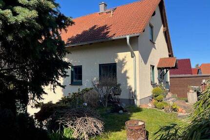 Geräumiges Familienhaus mit Garten in Rositz zu vermieten