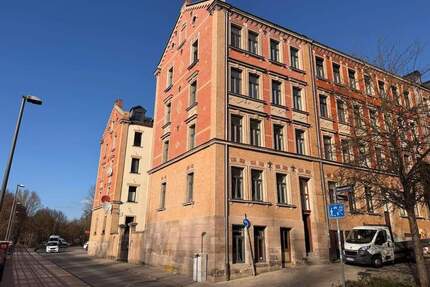 ** Licht. Lage. Qualität. – Exklusive Altbauwohnung mit Fernblick an der Rednitz ** - Fürth Innenstadt