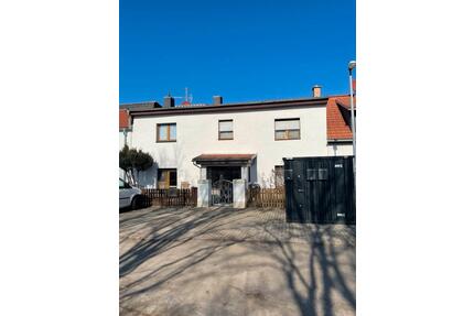 Schöne Wohnung im Erdgeschoss - 760,00&nbsp;EUR Kaltmiete, ca.&nbsp; 80,00&nbsp;m&sup2; in Kölleda (PLZ: 99625)