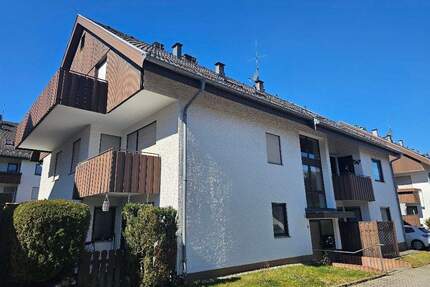 *PROVISIONSFREI* ca. 77 m² große 2-Zi.-DG-ETW mit Balkon und Stellplatz - Bischofsgrün