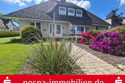 Gepflegtes Einfamilienhaus mit genehmigter Ferienwohnung, 5 Bädern, 2 Terrassen und Sauna - Wyk