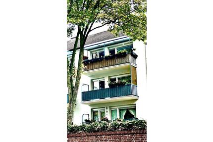 Solide gut geschnittene Eigentumswohnung mit Balkon - Köln Mülheim