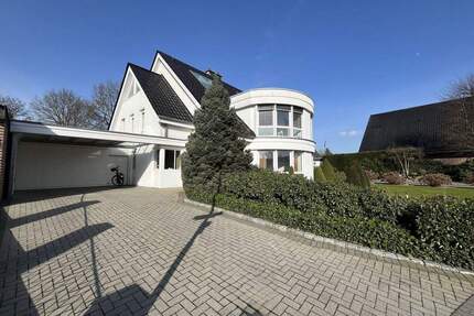 viel Platz für die Familie! große und moderne Doppelhaushälfte in Neuenkirchen mit Carport