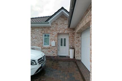 Einfamilienhaus, Bungalow in der Nähe von Norddeich! Privat!!! - Upgant-Schott