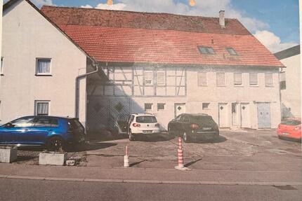 Mehrfamilienhaus mit 4 Wohneinheiten und einer großen Scheune - Sachsenheim