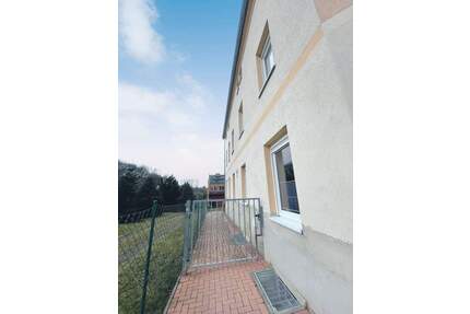 Komplett saniertes Apartment mit separiertem Schlafbereich und Mietergarten - Meerane