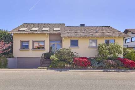 Haus zum Kaufen in Stelzenberg 545.000,00 € 270 m²