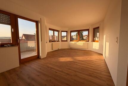 Schöne renovierte 3 Zimmer Wohnung mit EBK in Altensteig