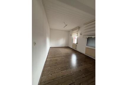 4-Zimmer-Wohnung mit großem Balkon - Lampertheim