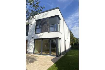 Haus zum Mieten in Berlin 2.440,00 € 123.61 m²