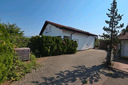 Großes Mehrfamilienhaus mit großzügigem Garten in Leonbronn - Zaberfeld
