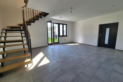 Erstbezug nach Kernsanierung: Haus in Halfing