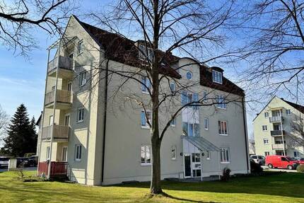 Gepflegte 3-Raumwohnung mit 2 Balkonen & Pkw-Stellplatz in ruhiger Wohnlage - Bischofswerda