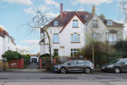 Gestaltungspotential MFH - 3 Wohneinheiten - Vermietet im EG - Markkleeberg