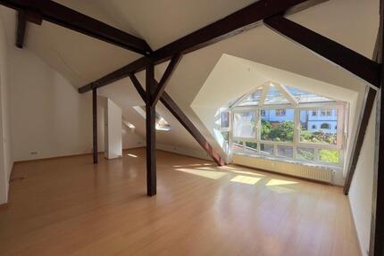 Schöne helle 2,5 ZKB Dachgeschoss Wohnung Saarbrücken Feldmannstr