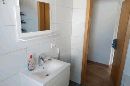 Gepflegte 3,5 Zimmer Wohnung 80 qm mit Garten in ruhigem 2 FH. - Neustadt (Hessen)