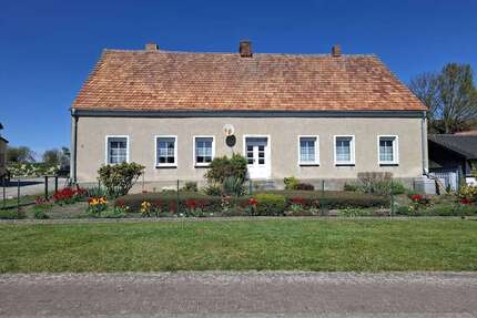 Haus zum Kaufen in Hohenselchow 99.000,00 € 127 m²