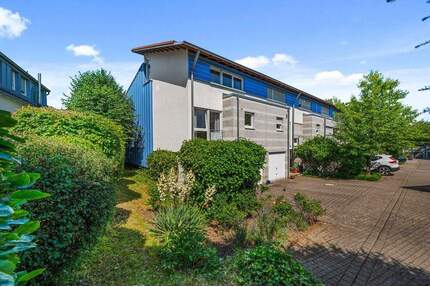 Charmantes Reiheneckhaus im Split-Level-Stil in ruhiger Lage von Renningen