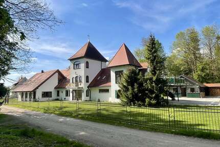 Haus zum Kaufen in Oberndorf am Lech 895.000,00 € 244.62 m²