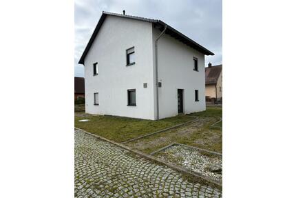 Modernes Einfamilienhaus in Uehlfeld , 4Zi., 144qm, 723qm Grund