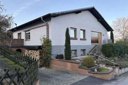 Haus zum Kaufen in Höxter 220.000,00 € 200 m²
