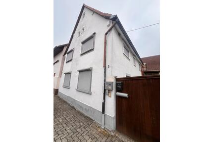 Mehrfamilienhaus mit 2.000 € Monatlich Einnahmen - Zeiskam