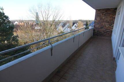 Ab 01.10. frei - Großzügig und modernisiert mit traumhaften Balkon in beliebtem Dreieich-Götzenhain, TOP
