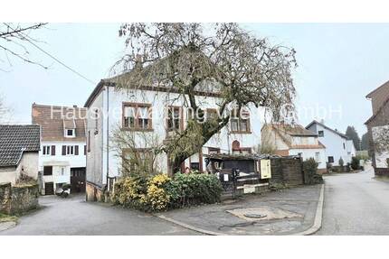 Zweifamilienhaus mit zusätzlichem Garagengrundstück - Neunkirchen Wiebelskirchen