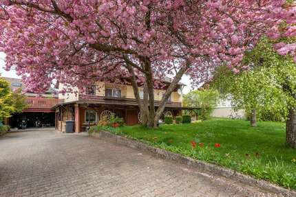 Haus zum Kaufen in Laichingen 495.000,00 € 201 m²