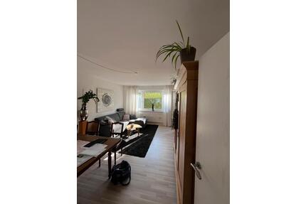 Schöne, helle 2,5-Raum Wohnung mit Garten in Esslingen am Neckar