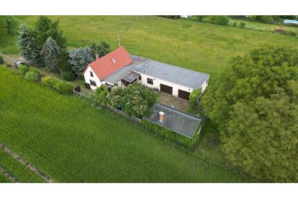 Einfamilienhaus in Alleinlage mit großem Grundstück - Großeutersdorf