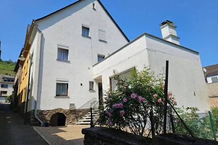 Bei Cochem: Einfamilienhaus mit Potenzial - auch als Ferienhaus oder WG nutzbar - Klotten