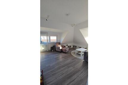 2,5-Zimmer-Wohnung mit Dachboden, Keller, Garage, Einbauküche, - Sulingen