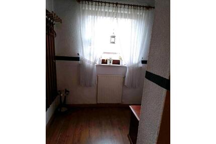 Verm.Möbl.zu 05. 26 an dt. männl.Langzeitmieter NR. - Weitefeld