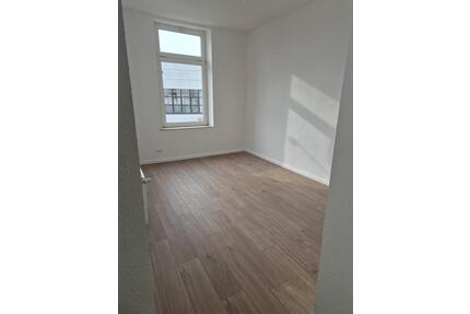 Frisch renovierte 5 Zimmer Wohnung - Solingen Mitte