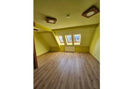 Kleine Wohnung für rüstige Rentner in Senioren- Wohngruppe in Hartha zu vermieten!