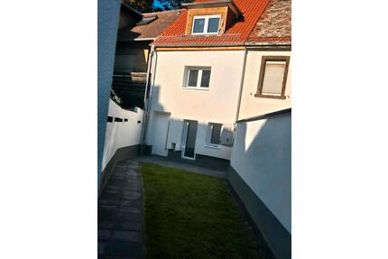 Einfamilienhaus zu verkaufen - 240.000,00&nbsp;EUR Kaufpreis, ca.&nbsp; 90,00&nbsp;m&sup2; in Worms (PLZ: 67550) Nördliche Vororte