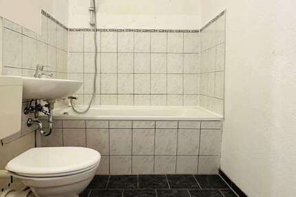 Wohnung zum Mieten in Freital 224,78 € 33.3 m²