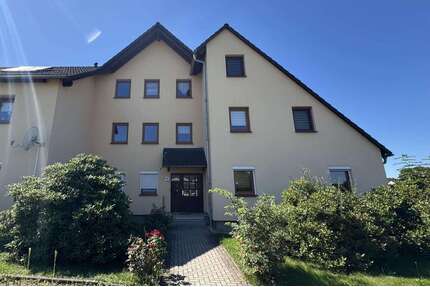 Wohnung zum Kaufen in Oelsnitz 75.000,00 € 67 m²