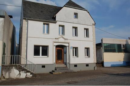 Steinhaus 270 qm. zum Vollständigen Innenausbau Teiluterkellert - Peterswald-Löffelscheid