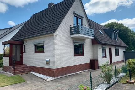 Sehr gepflegtes Einfamilienhaus mit abgeschl. Einliegerwohnung - Quickborn