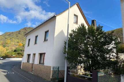 Haus zum Kaufen in Kestert 129.000,00 € 124.29 m²