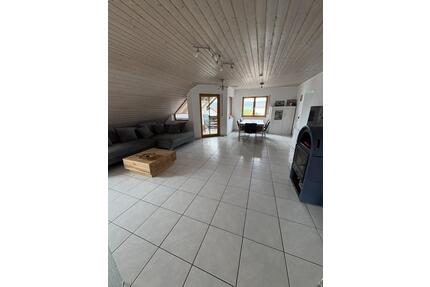 Ohne Makler - 3,5 Zimmer Wohnung in Aussichtslage - Karlsbad