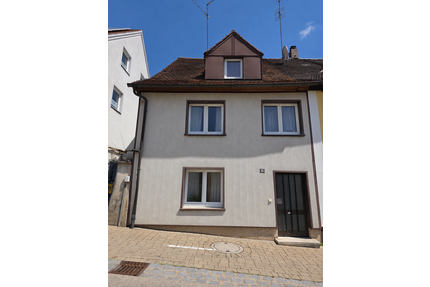 Haus zum Kaufen in Heidenheim 89.000,00 € 104 m²
