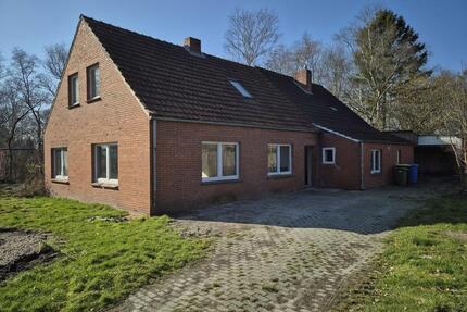 Zu Vermieten: Großes Einfamilienhaus mit Garage in Ihlow-Simonswolde