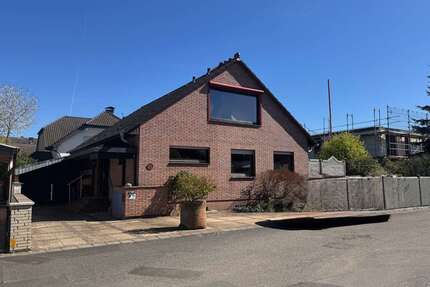 Haus zum Kaufen in Schaafheim 447.000,00 € 133.84 m²