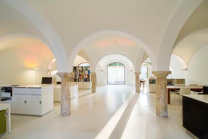 Historisches Stadthaus mit Gewölbe-Business-Location & Innenhof - Geisenfeld