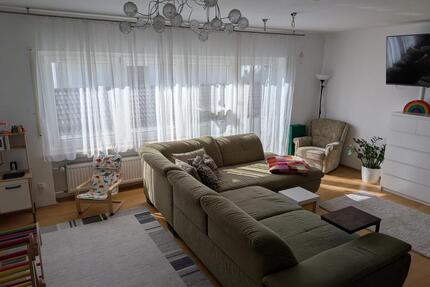 Schöne 4 Zimmer Wohnung mit Dachrolling im Zweifamilienhaus - Mühlhausen