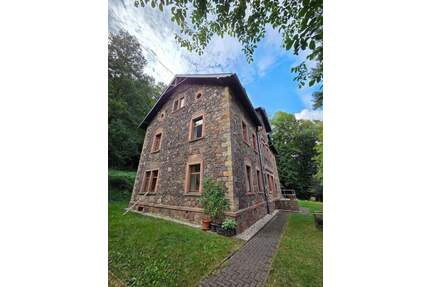 großzügige 2 Raum- Wohnung unterhalb der Burg Kriebstein zu vermieten!